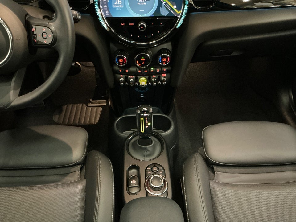 MINI Cooper SE Maximise 3d