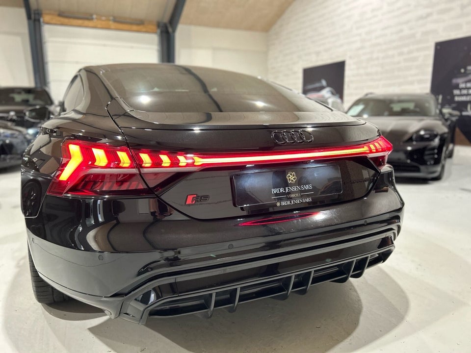 Audi RS e-tron GT quattro 4d