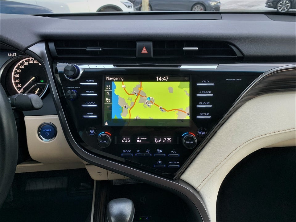 Toyota Camry 2,5 Hybrid H3 Executive CVT 4d