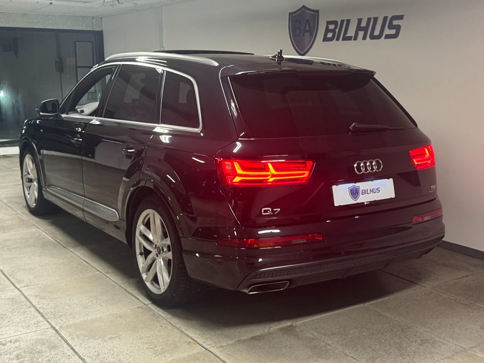 Audi Q7 3,0 TDi 272 S-line quattro Tiptr. 7prs 5d