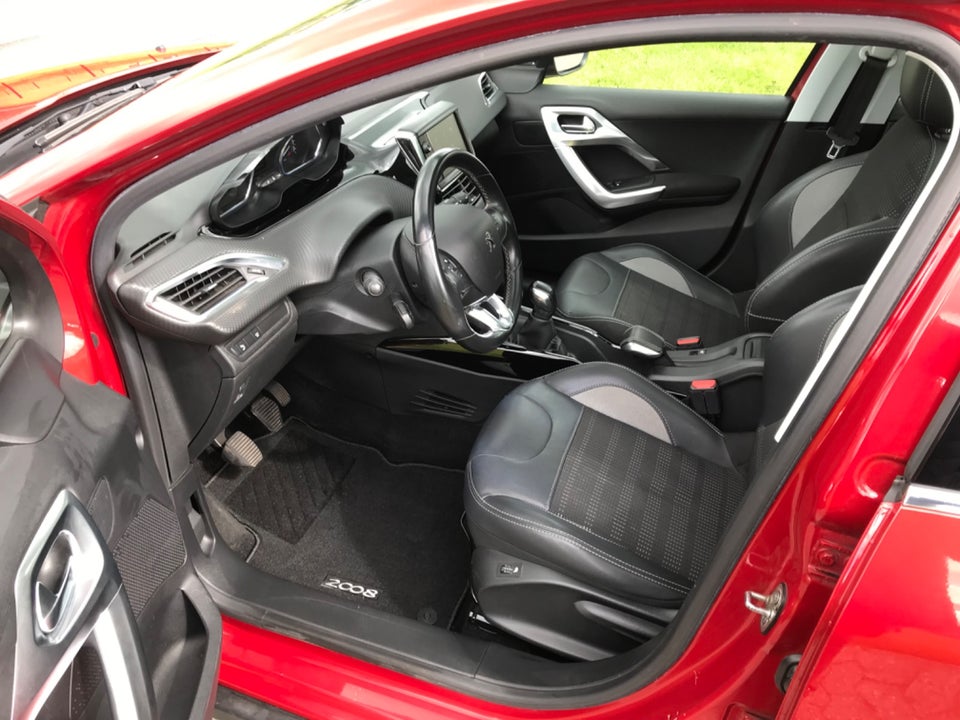 Peugeot 2008 1,5 BlueHDi 100 Prestige Sky 5d