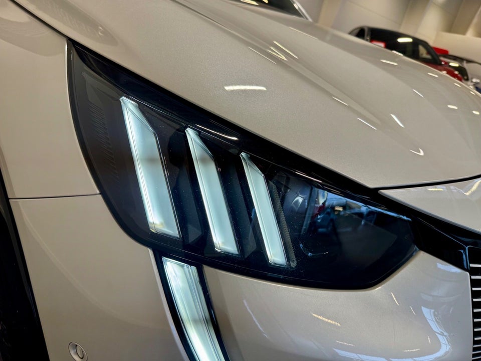 Peugeot e-208 50 GT Pack 5d