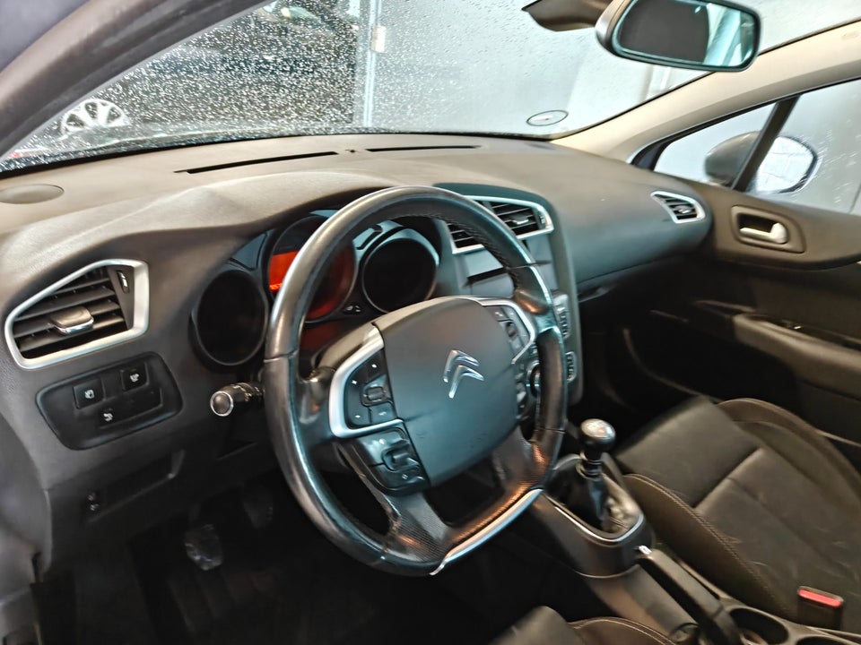 Citroën C4 1,6 e-HDi 112 Seduction 5d