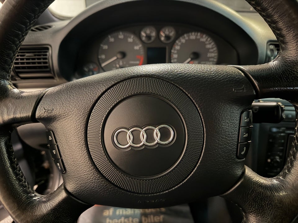 Audi S4 2,7 Avant quattro 5d