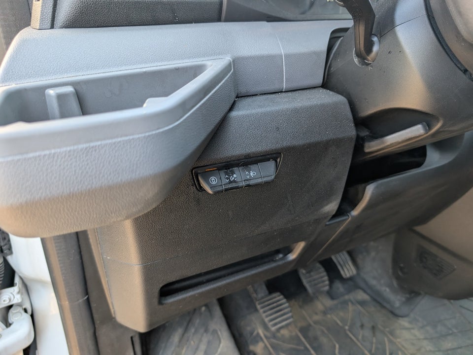 Renault Master V T33 2,0 dCi 130 L2H2 Kassevogn Tekno