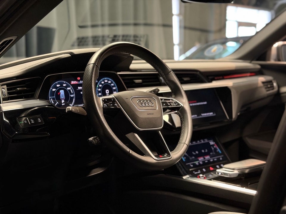 Audi e-tron S quattro 5d