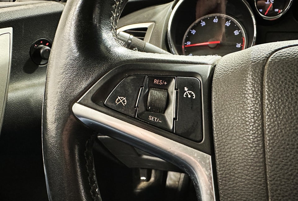 Opel Astra 1,4 T 140 Enjoy 5d