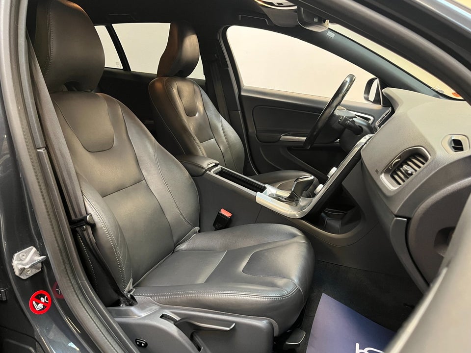 Volvo V60 2,0 D4 190 Summum aut. 5d