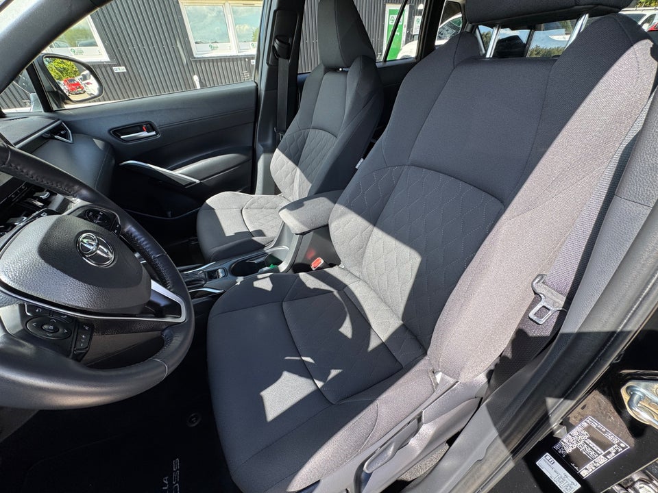 Toyota Corolla Cross 2,0 Hybrid Style CVT Van 5d
