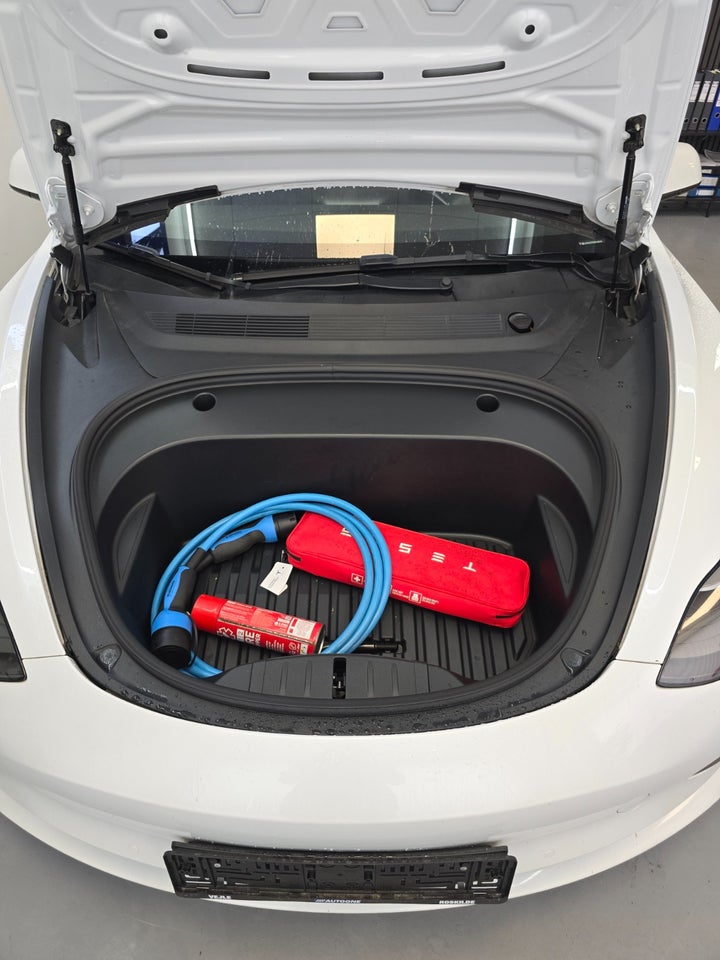 Tesla Model 3 RWD 4d