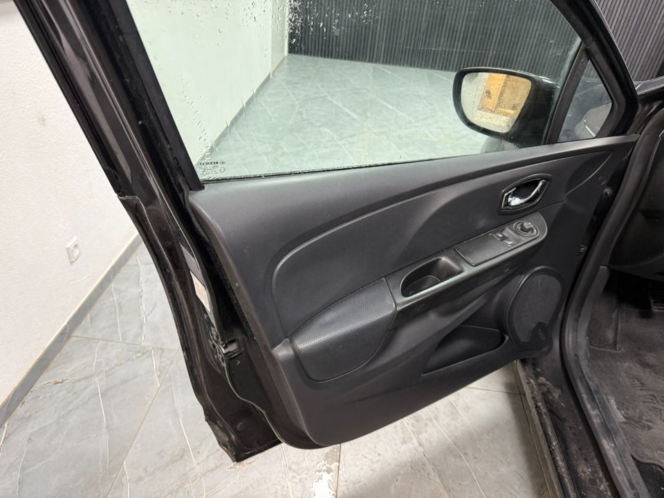 Renault Clio IV 1,5 dCi 75 Authentique Sport Tourer Van 5d