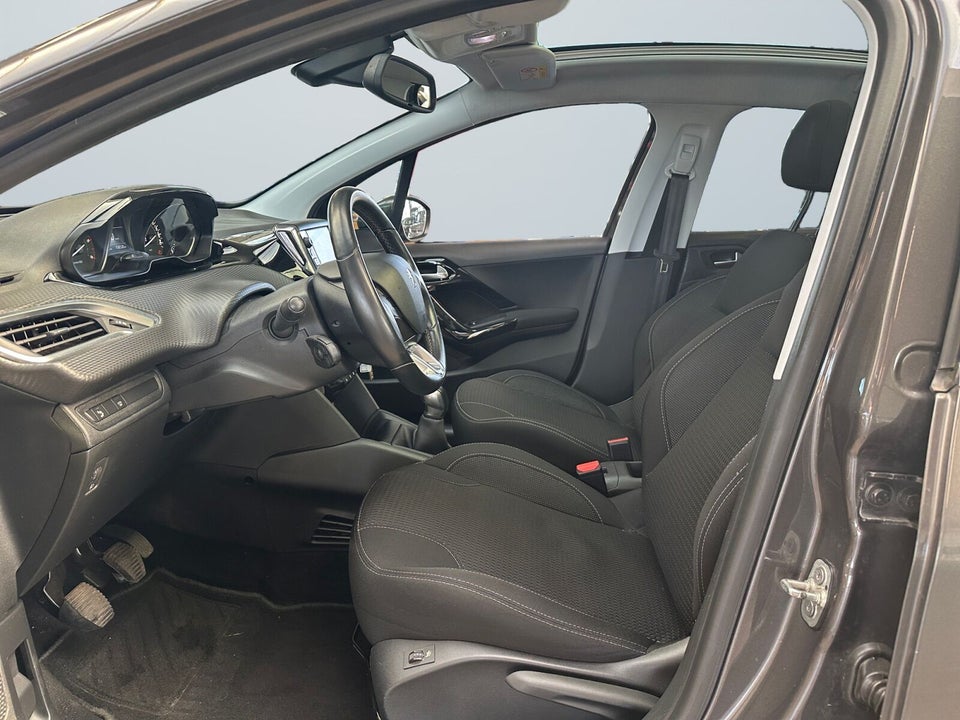 Peugeot 208 1,5 BlueHDi 100 Privé 5d