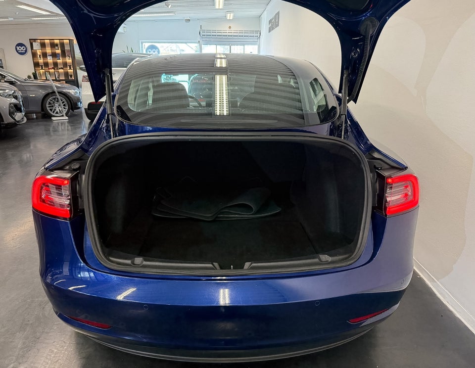 Tesla Model 3 Long Range RWD 4d