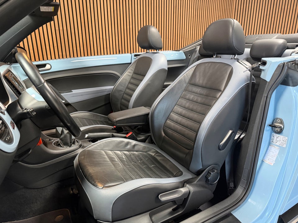VW The Beetle 2,0 TDi 140 Design Cabriolet 2d