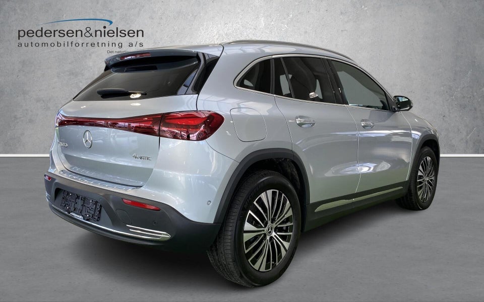 Mercedes EQA350 4Matic 5d