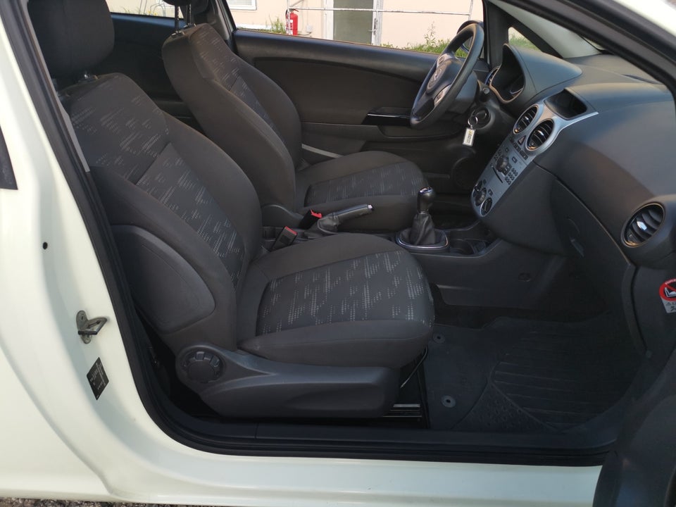 Opel Corsa 1,0 12V Enjoy 3d