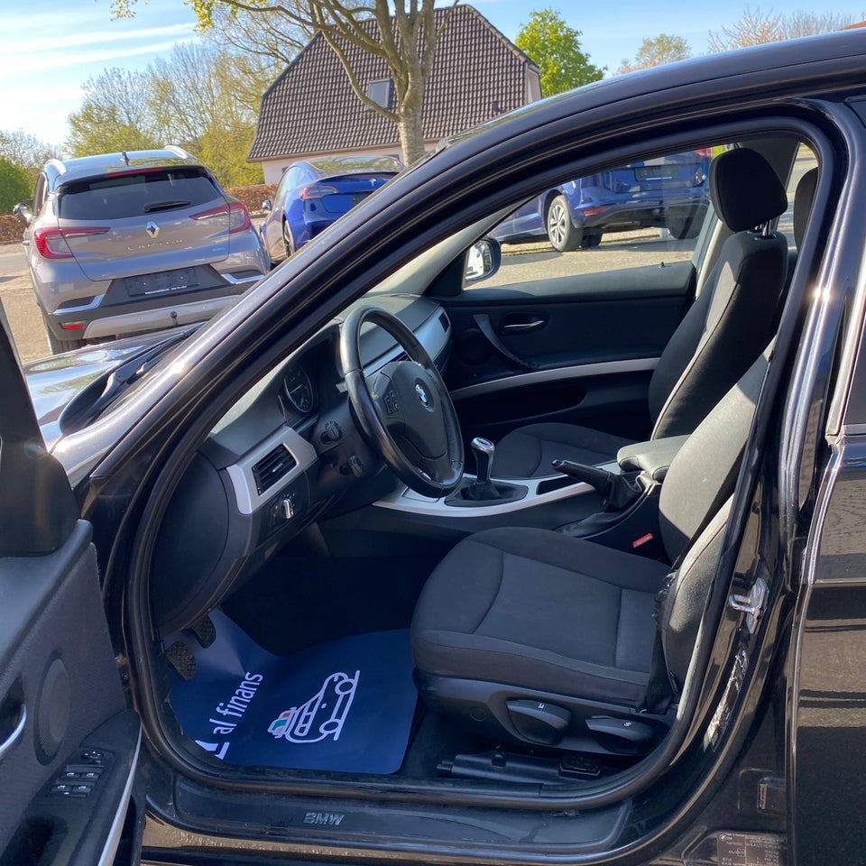 BMW 320d 2,0 Touring 5d