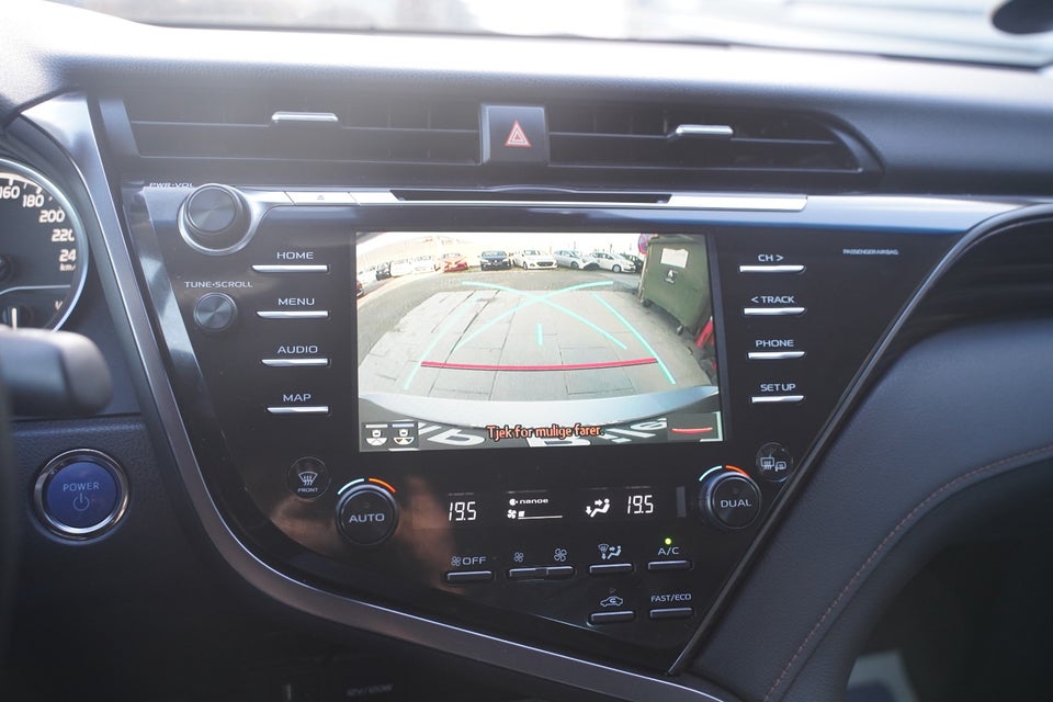 Toyota Camry 2,5 Hybrid H3 Executive CVT 4d