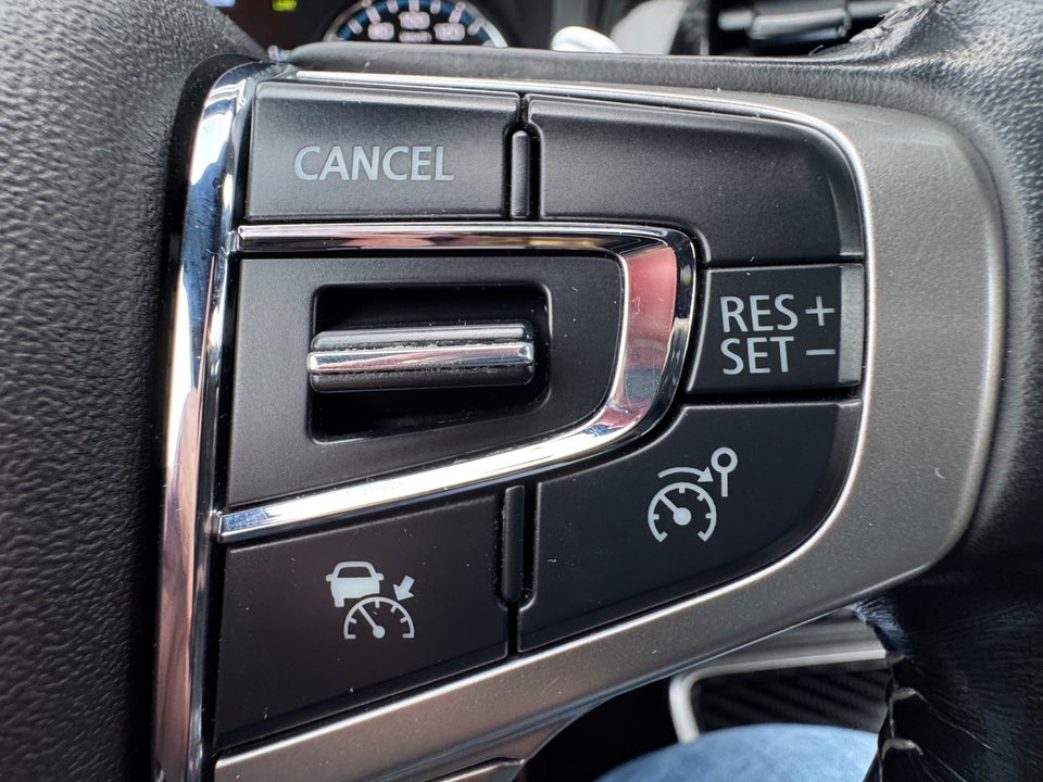 Mitsubishi Outlander 2,4 PHEV Instyle CVT 4WD 5d