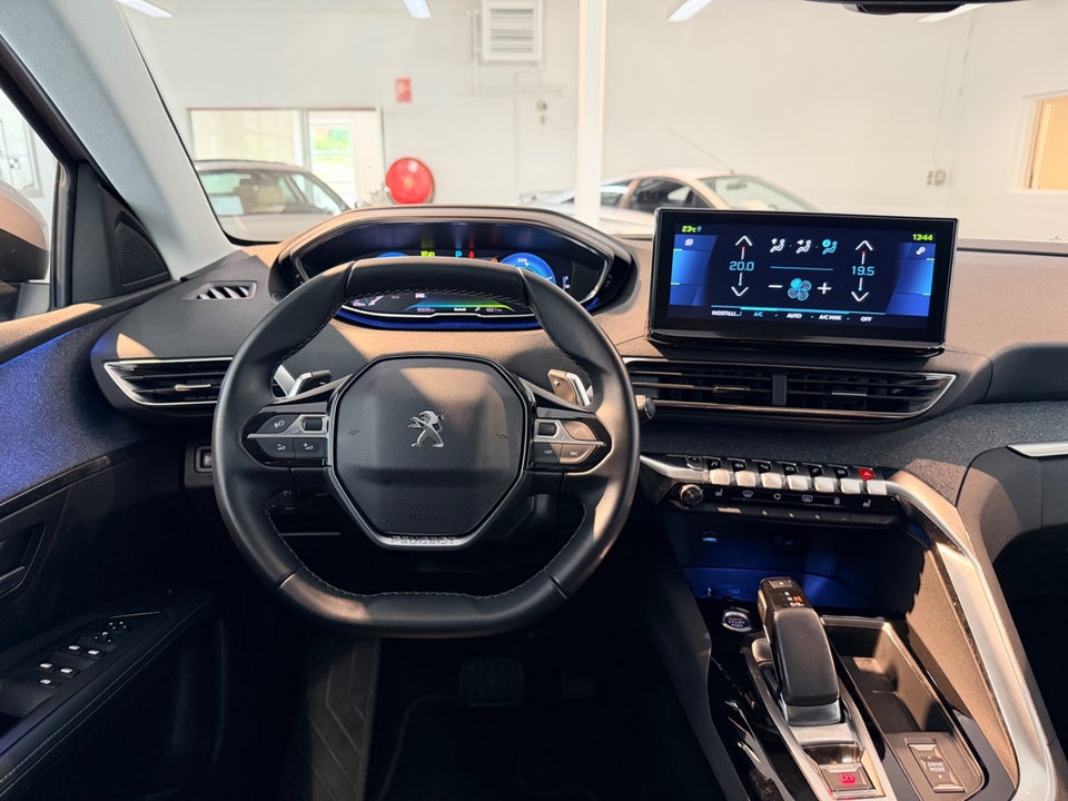 Peugeot 3008 1,6 Hybrid Allure Pack EAT8 5d