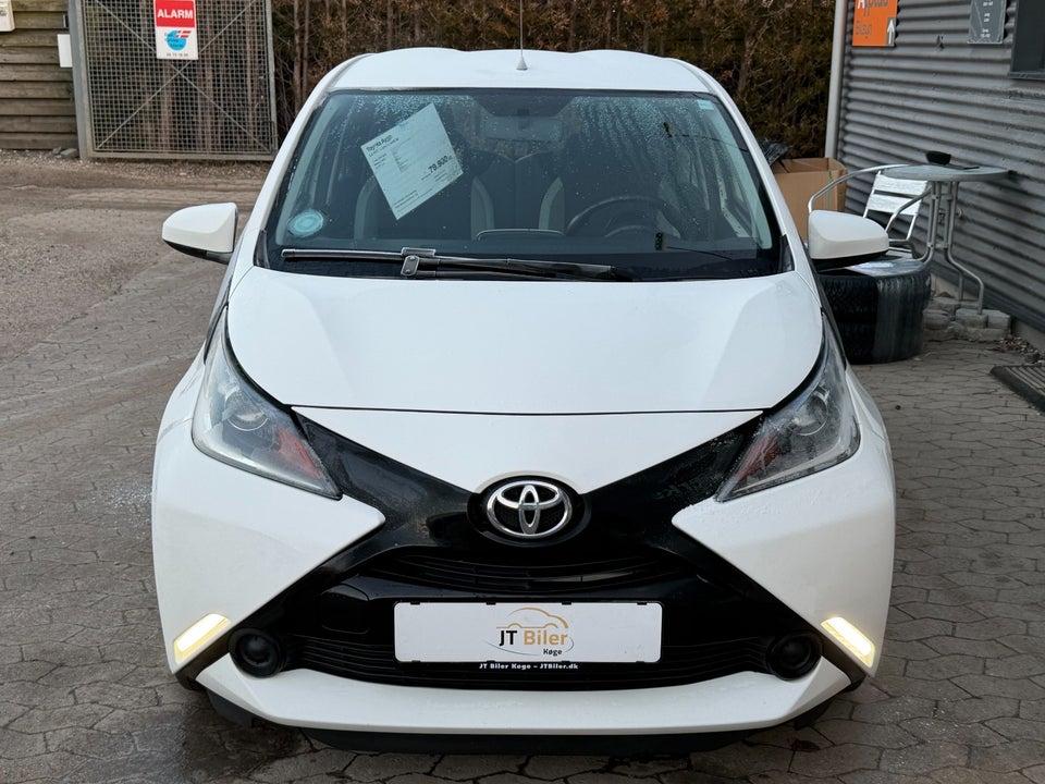 Toyota Aygo 1,0 VVT-i x-play x-shift 5d