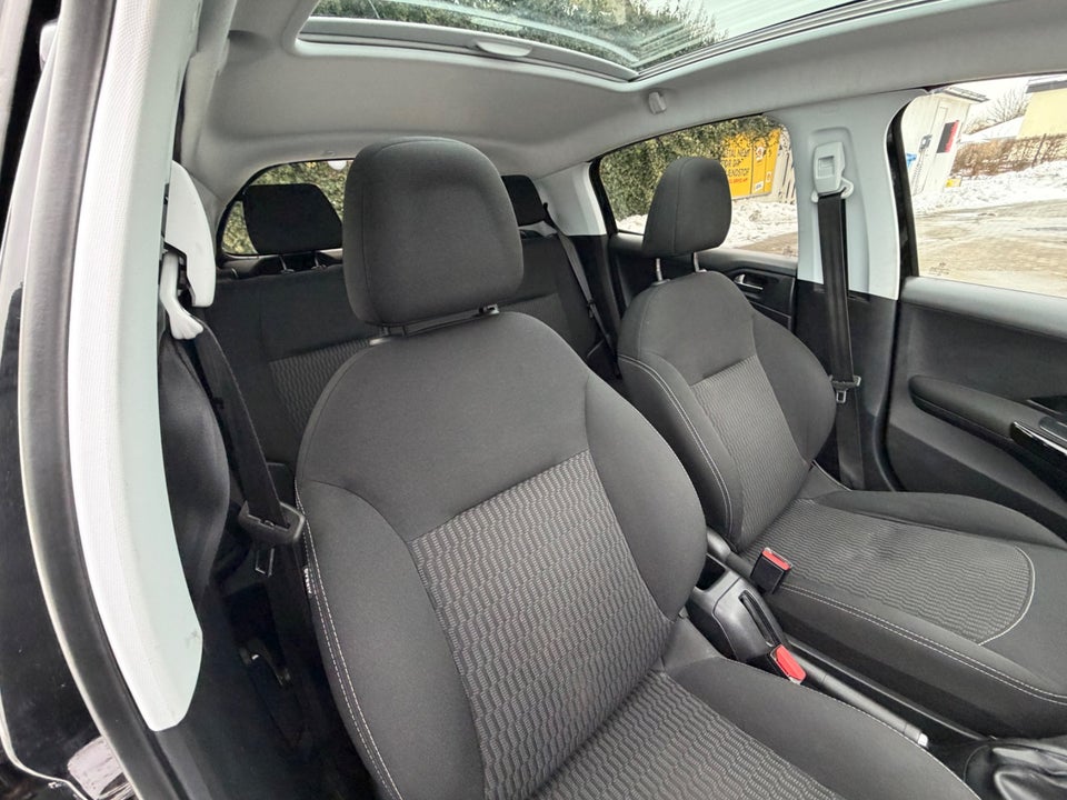 Peugeot 208 1,6 BlueHDi 100 Chili Sky 5d