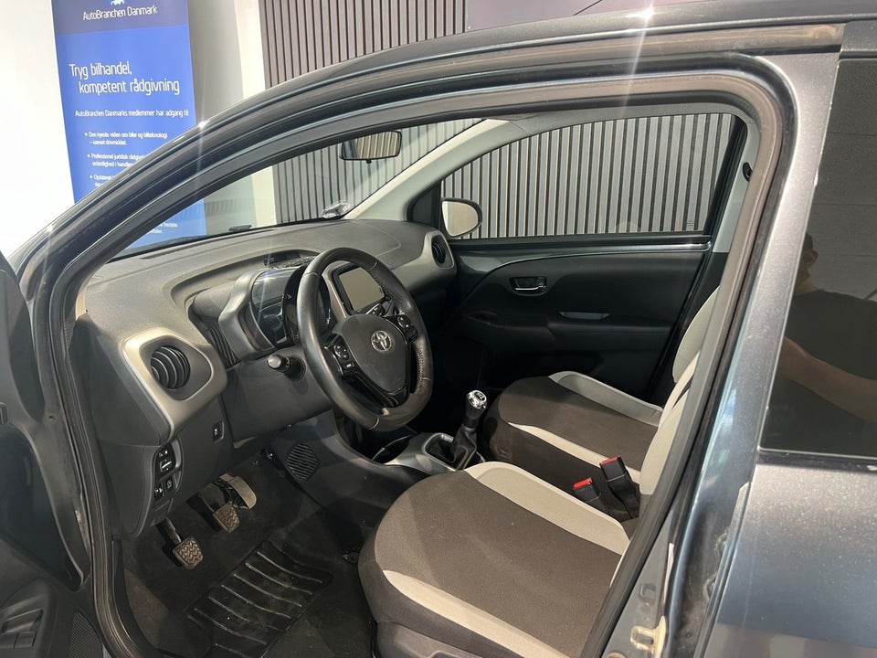 Toyota Aygo 1,0 VVT-i x-play 5d