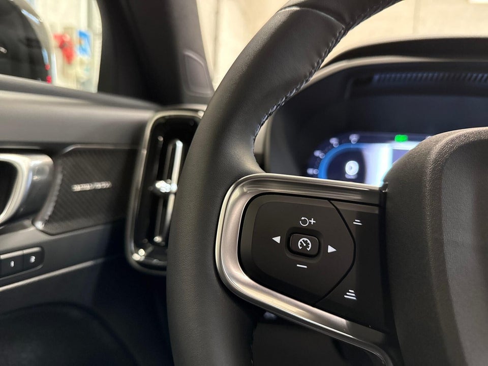 Volvo EC40 Twin Black Edition 5d