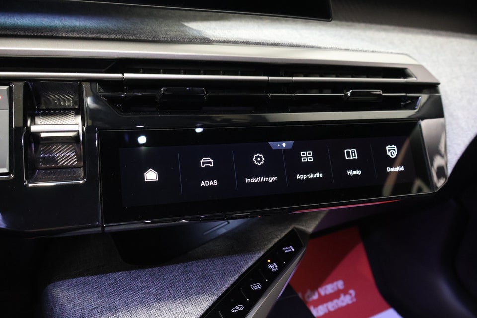 Peugeot e-3008 77 GT 5d