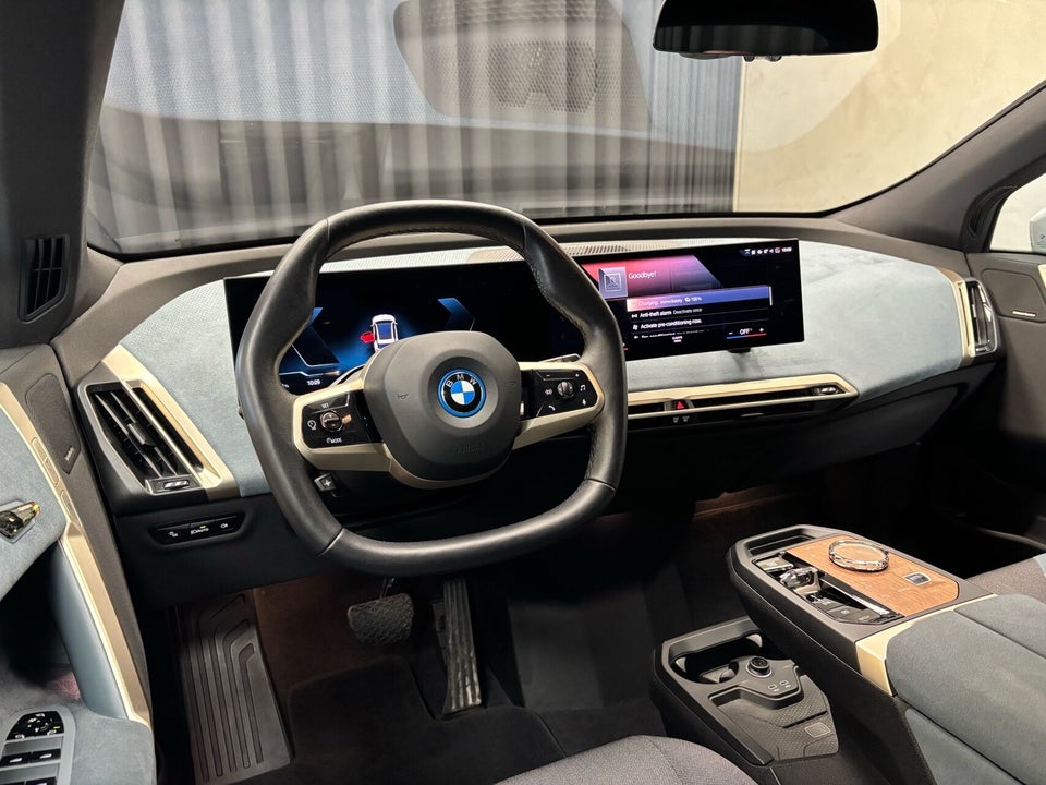 BMW iX xDrive40 5d
