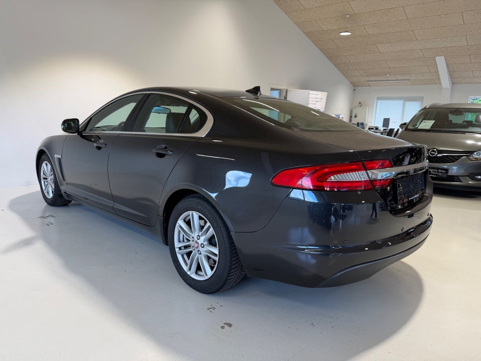 Jaguar XF 2,2 D 163 Luxury aut. 4d
