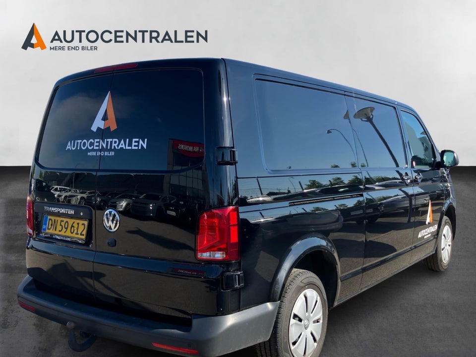 VW Transporter 2,0 TDi 110 Kassevogn lang