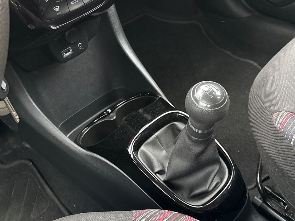 Citroën C1 1,0 VTi Shine 5d