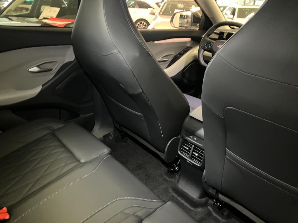 Ford Explorer 77 Premium Extended Range 5d