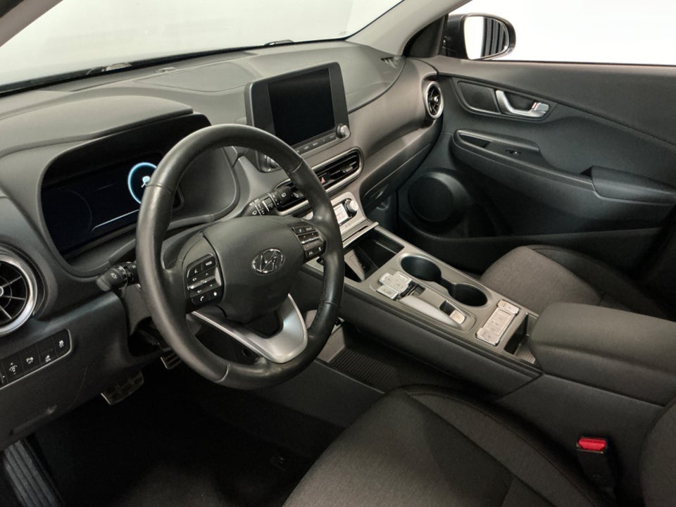 Hyundai Kona 64 EV Essential 5d