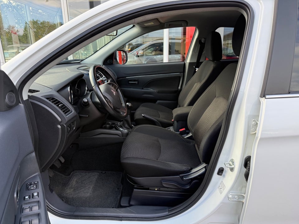 Mitsubishi ASX 1,6 Invite 5d