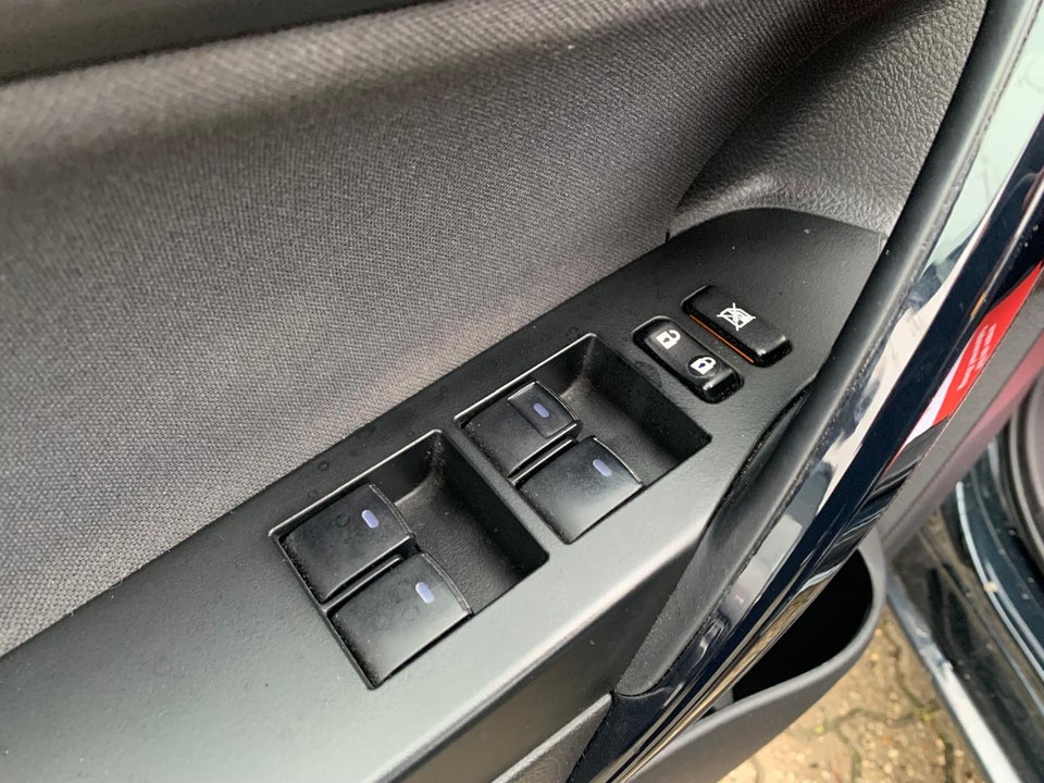 Toyota Auris 1,8 Hybrid Style Touring Sports CVT 5d