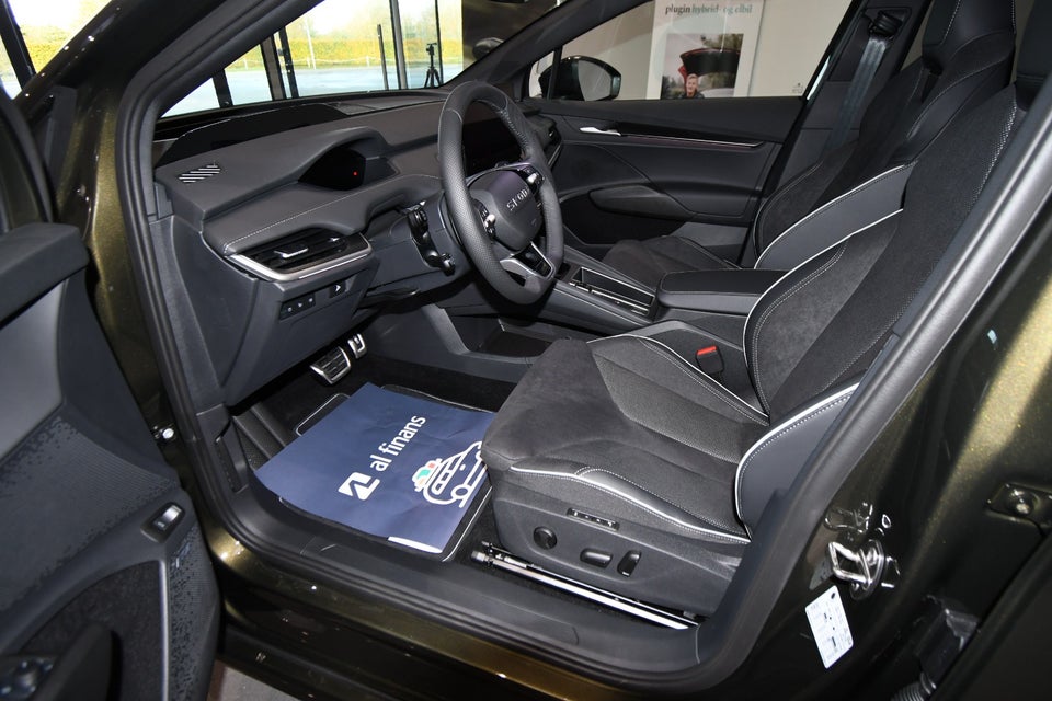 Skoda Enyaq 85x iV Sportline Maxx 5d