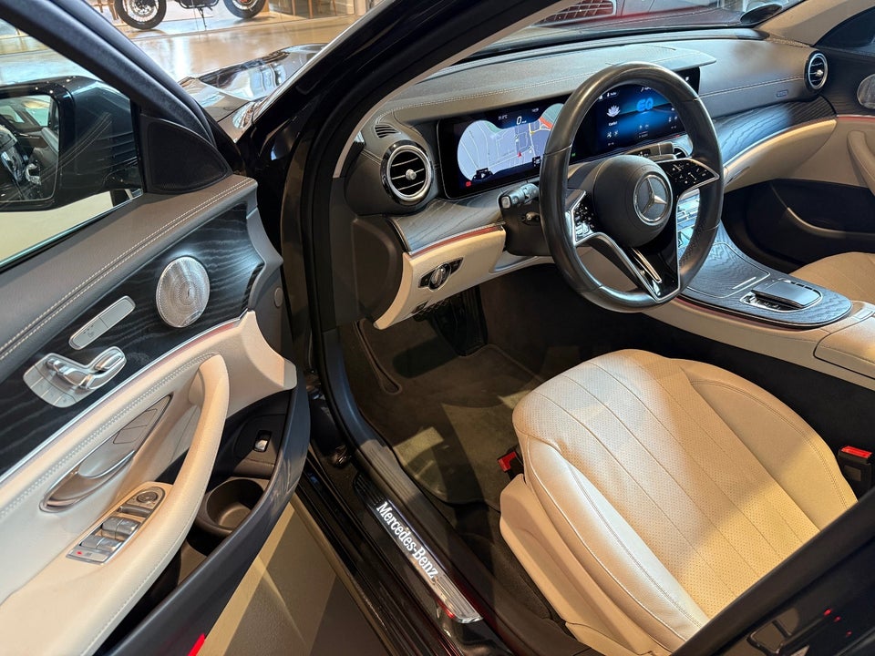 Mercedes E300 de 2,0 AMG Line stc. aut. 4Matic 5d