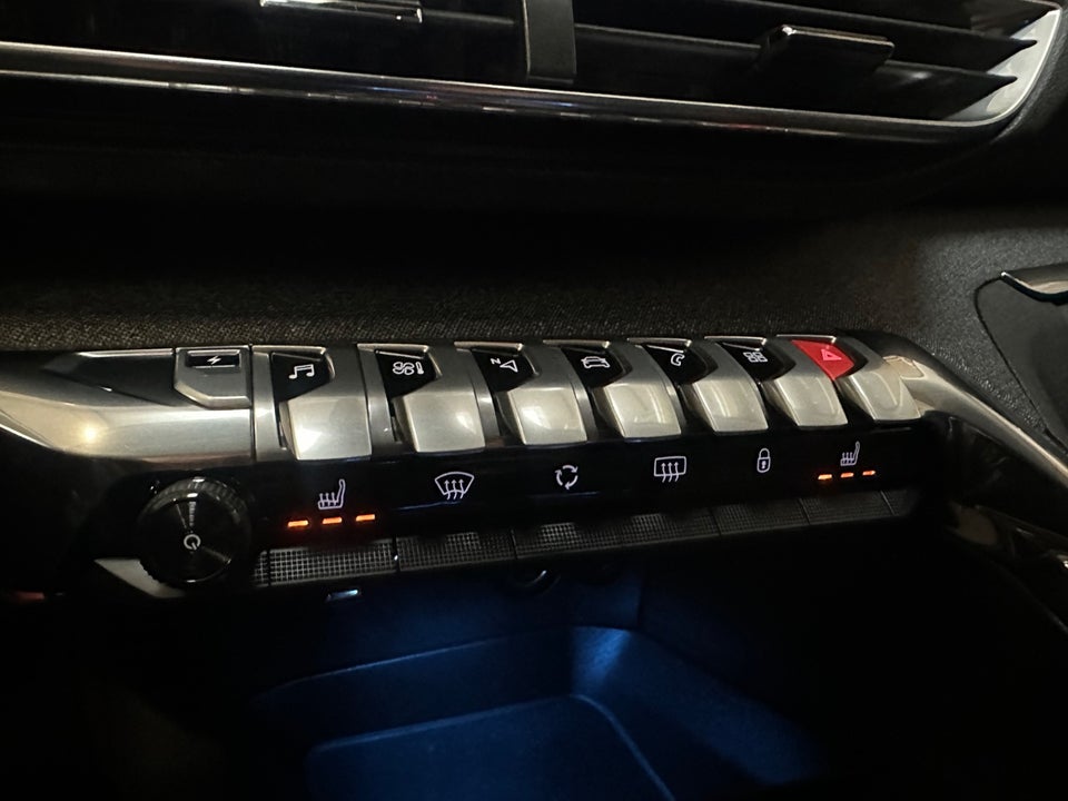 Peugeot 3008 1,6 Hybrid Allure Limited EAT8 5d