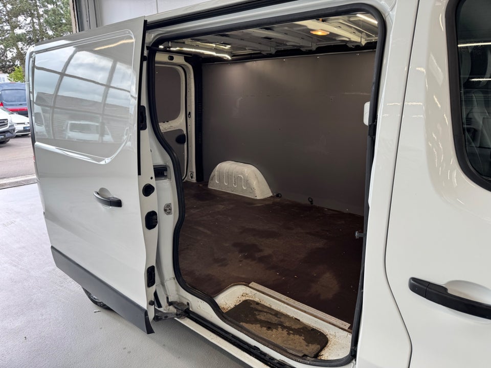 Renault Trafic T29 2,0 dCi 120 L2H1