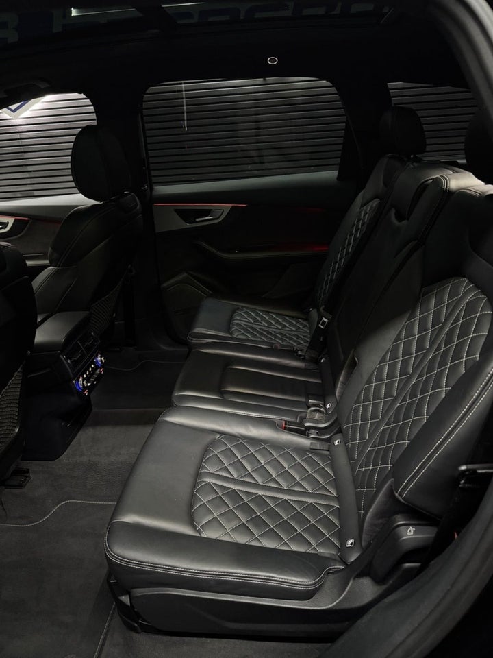 Audi Q7 3,0 TDi 272 S-line quattro Tiptr. 7prs 5d