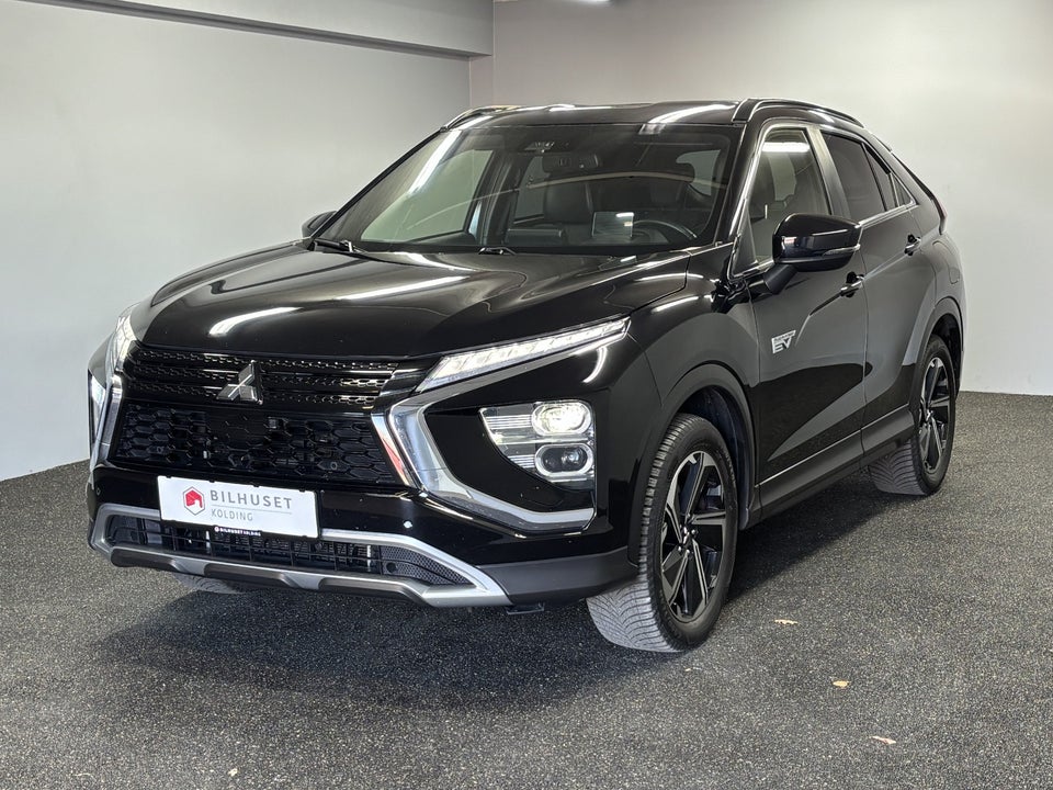 Mitsubishi Eclipse Cross 2,4 PHEV Invite CVT 4WD 5d