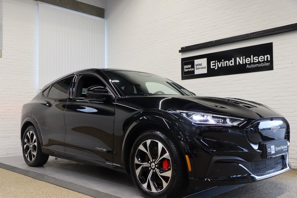 Ford Mustang Mach-E 75 Standard Range AWD 5d