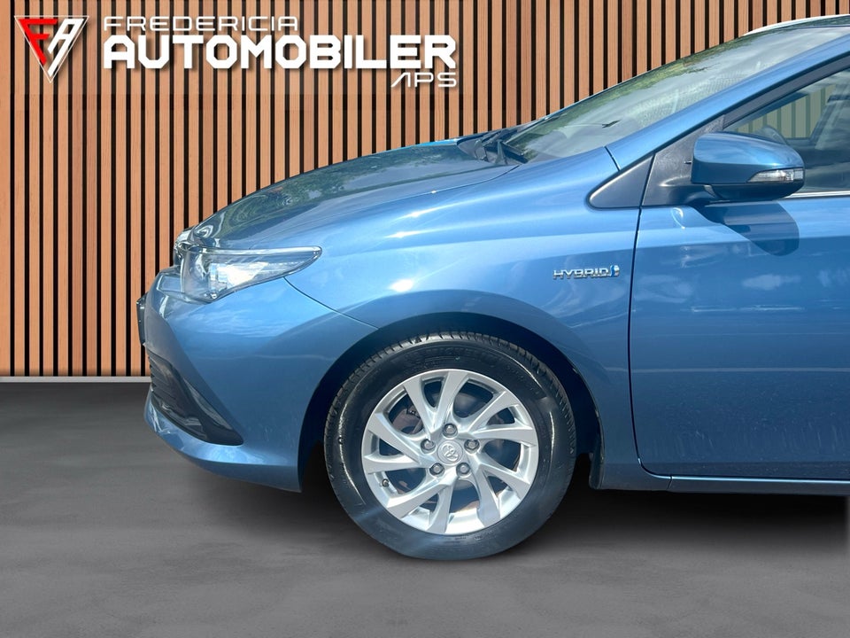Toyota Auris 1,8 Hybrid H2 Comfort CVT 5d