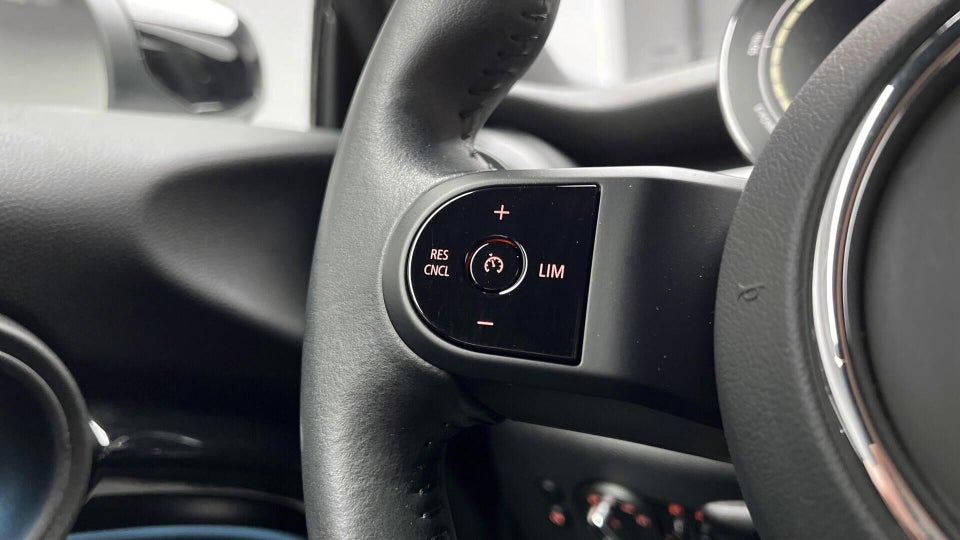 MINI Cooper SE Classic Trim 3d