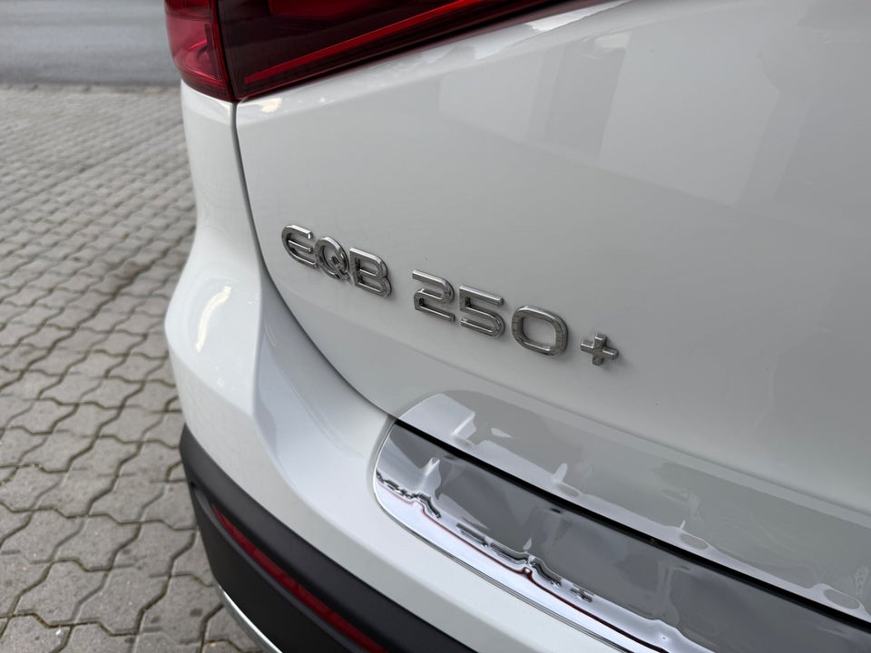 Mercedes EQB250+ AMG Edition 5d