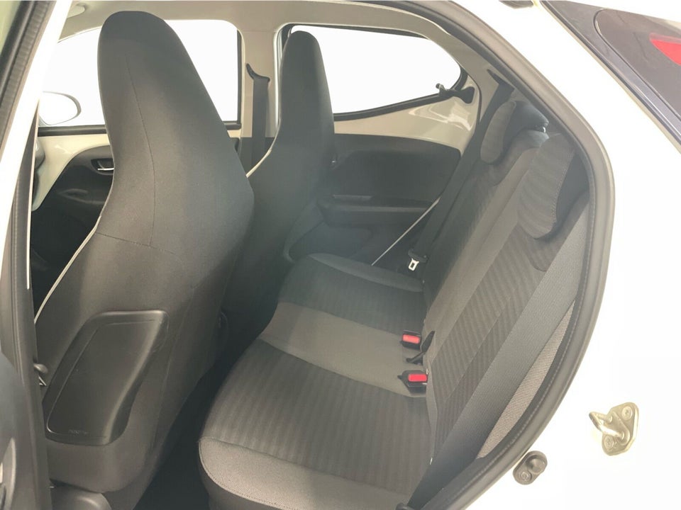 Toyota Aygo 1,0 VVT-i x-pression x-shift 5d