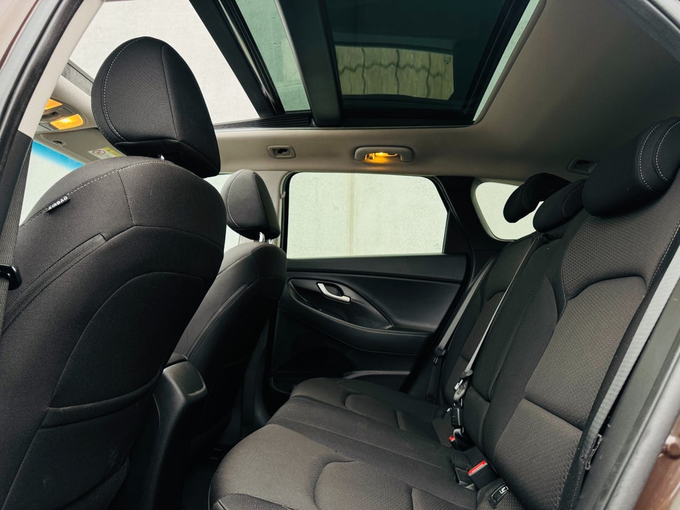 Hyundai i30 1,4 T-GDi Premium stc. DCT 5d