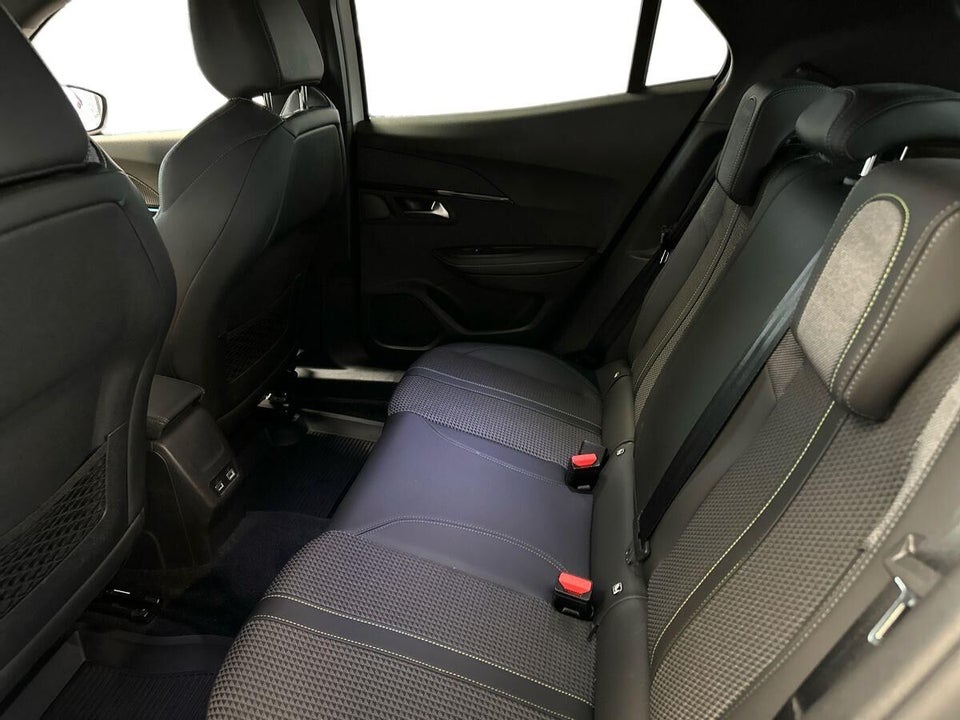 Peugeot e-2008 50 GT 5d